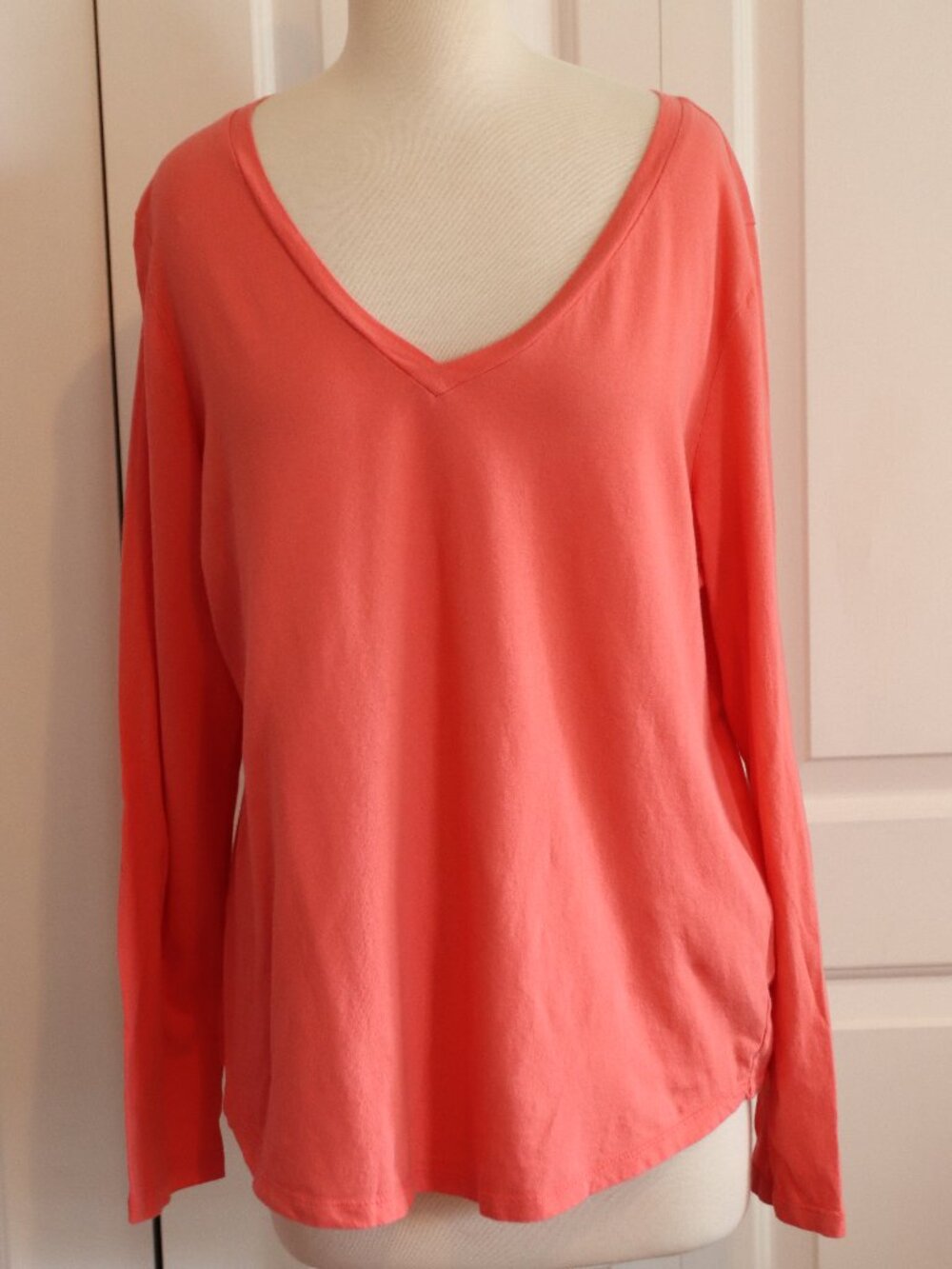 Old Navy Relaxed 100% Cotton Long Sleeve V-Neck Tee Size XL